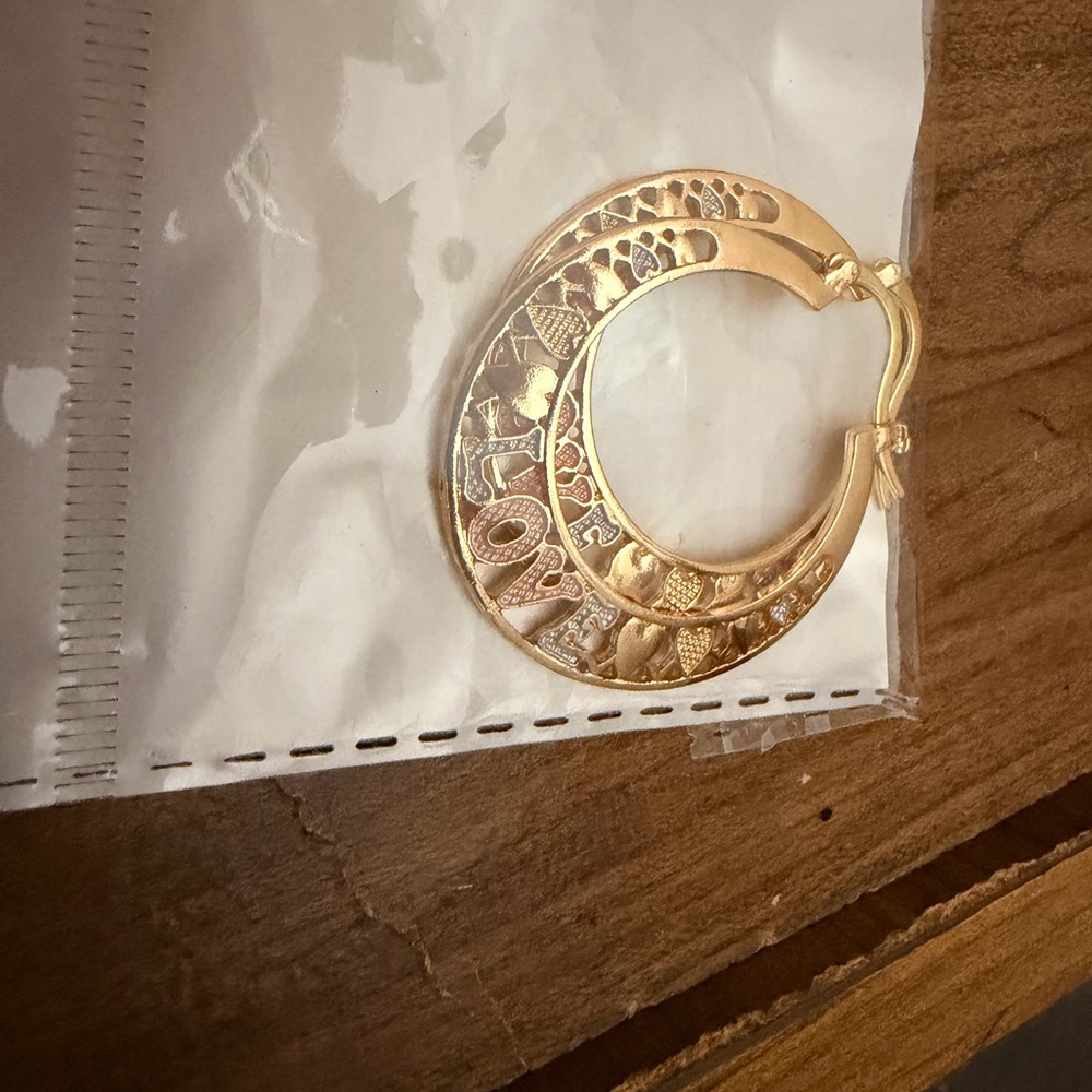 Elegant Gold Hoop Earrings